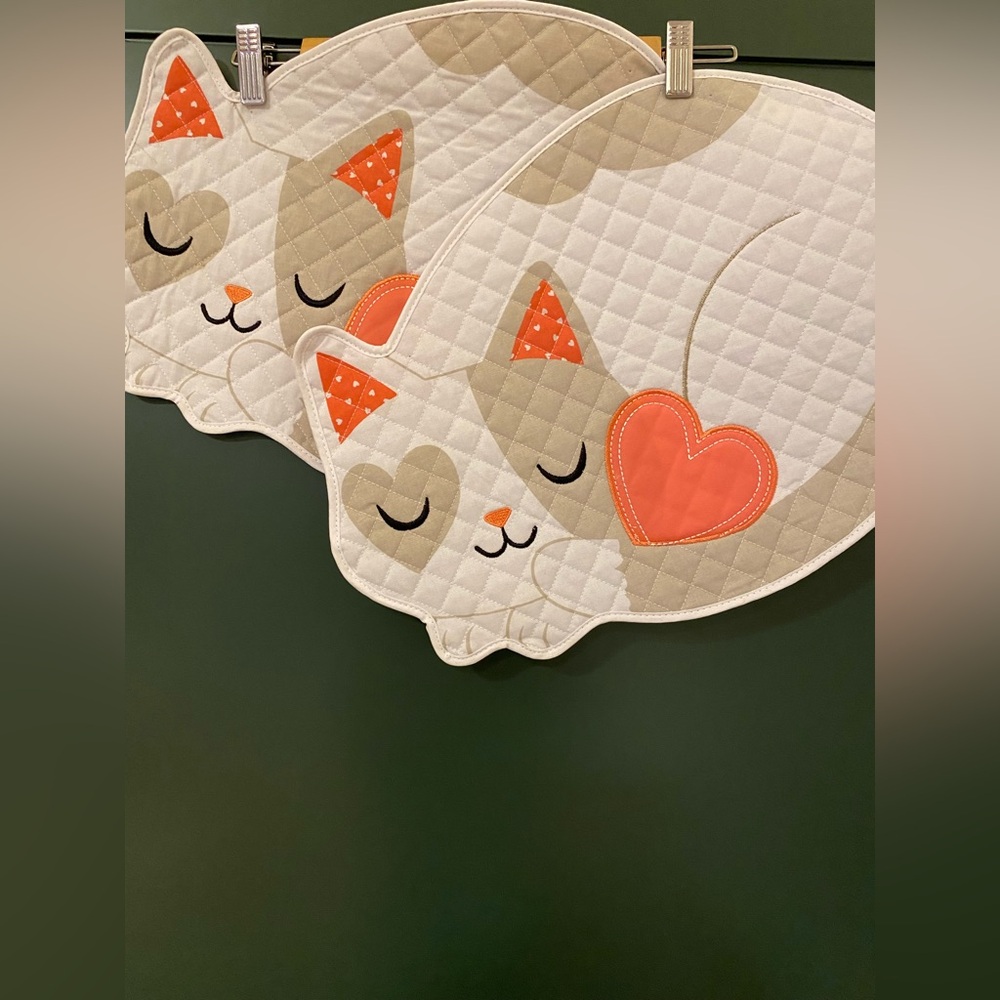 Valentine's Day or anniversary home decor. 
Cute Cat Quilted with Heart
